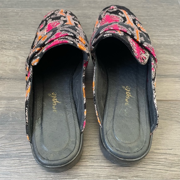 Free People Shoes - Picture 5 of 9